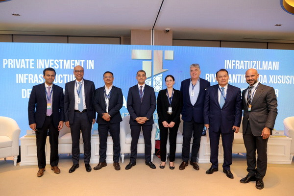 A panel session was held on the topic "Private investment in infrastructure development"
