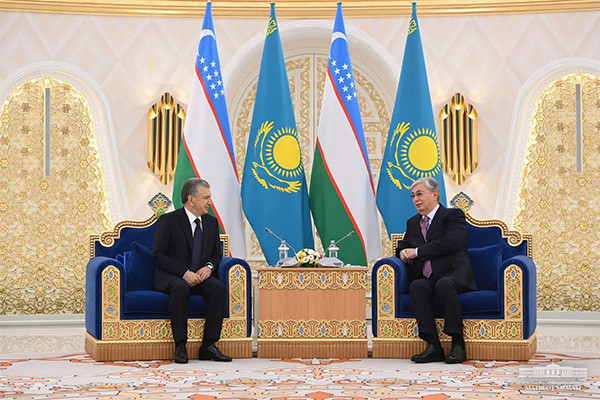 Presidents of Uzbekistan and Kazakhstan discussed topical issues of practical cooperation