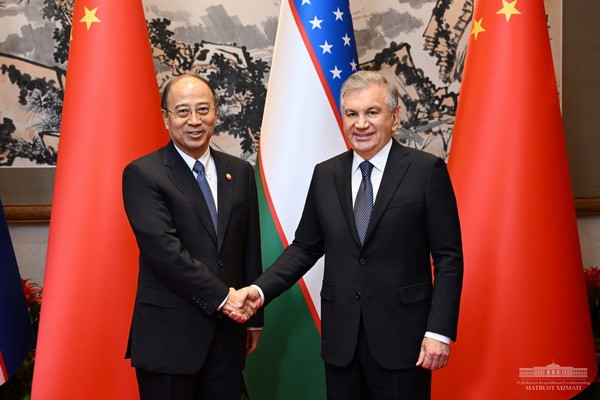 President of Uzbekistan meets with the Chairman of China National Petroleum Corporation