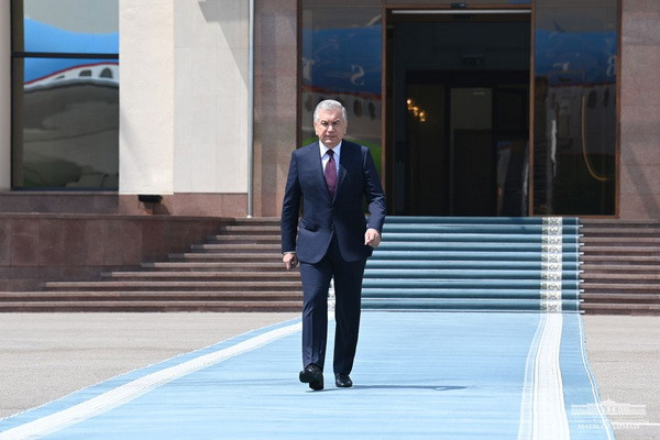 President of Uzbekistan leaves for Cholpon-Ata