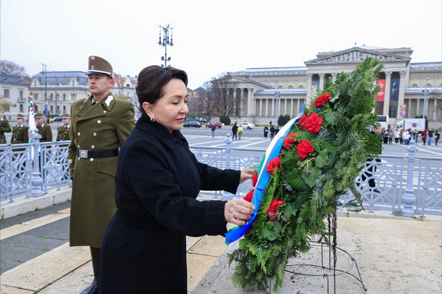Председатель Сената Узбекистана почтилa память венгерских героев в Будапеште