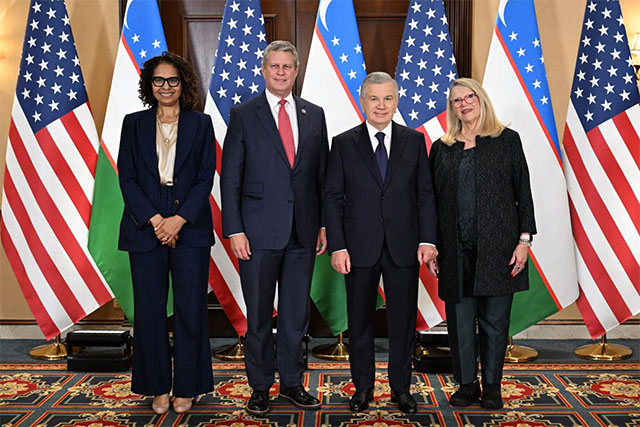 Мирзиёев встретился с членами Конгресса США в Вашингтоне