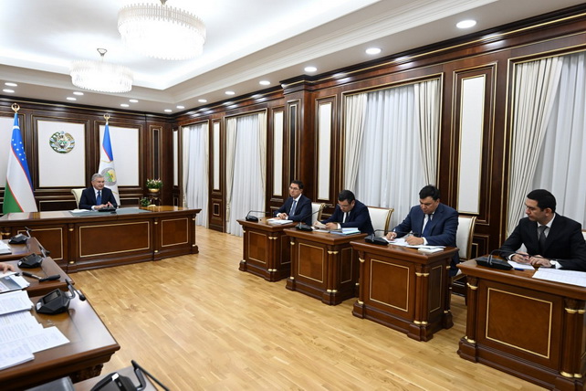 Мирзиёев ознакомился с планами экономического развития Хорезмской области