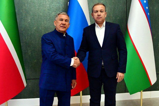 President of the Republic of Tatarstan meets with the khokim of Navoi region