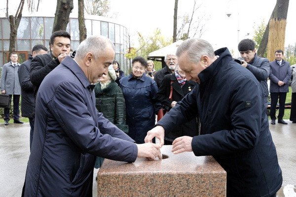A foundation stone was erected in Tashkent on the site of the future "Leningrad Monument"