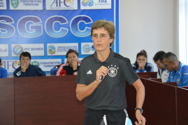 Проект по популяризации женского футбола реализован в Узбекистане