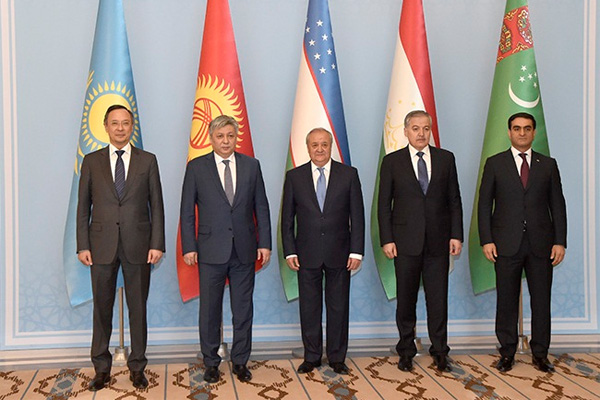 Central Asian FMs hold negotiations in Uzbekistan