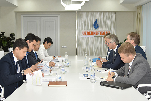 АО «Узбекнефтегаз» и Air Products продолжают обсуждение совместных проектов
