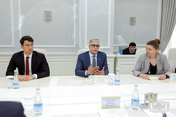 Шавкат Умурзаков встретился с управляющим директором компании DP World Central Asia Region