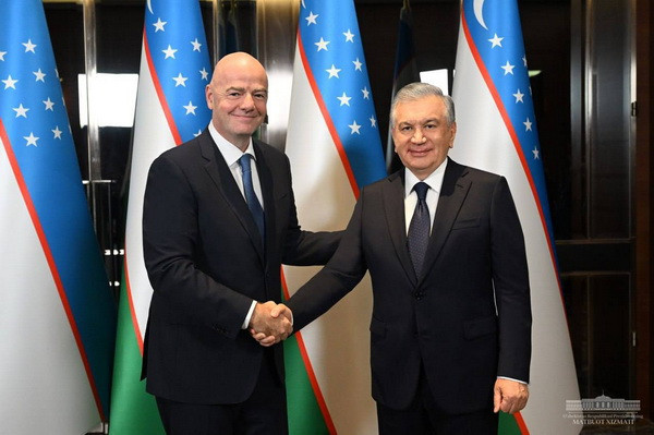 President of Uzbekistan receives the FIFA President