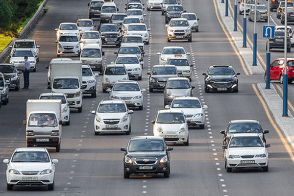 How many cars in Uzbekistan belong to individuals?