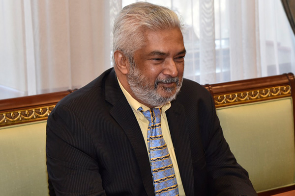 Uzbek FM receives executive director of Cloud-Fi Inc