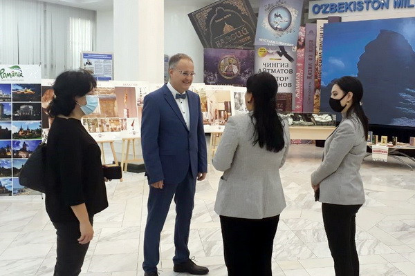 В Ташкенте открылась выставка по случаю Дня национальной культуры Румынии