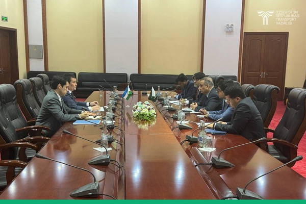Uzbek Transport Minister holds a meeting with the Federal Minister of Pakistan