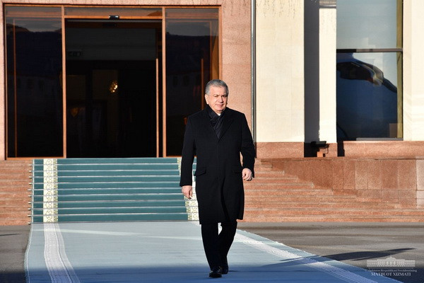 Uzbek President departs for Saint Petersburg