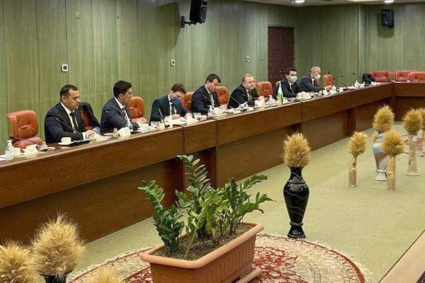 В Тегеране прошли переговоры министров сельского хозяйства Ирана и Узбекистана