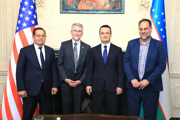 In the USA, the possibility of establishing cooperation with the largest shoe brands was discussed