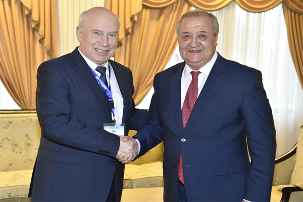 Uzbek FM receives Sergey Lebedev