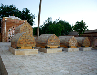 Мавзолей Биби Орифа открыт после реконструкции