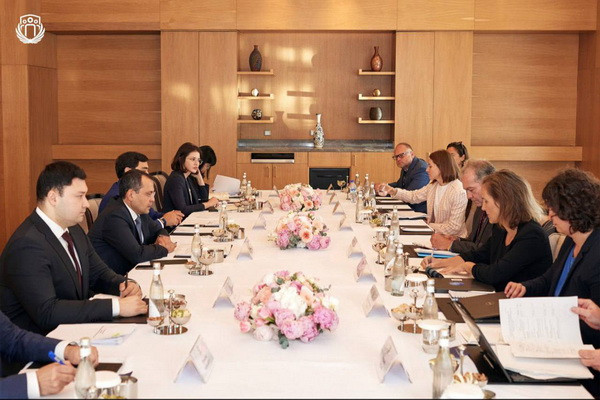 The leadership of the National Social Protection Agency meets with representatives of the World Bank delegation