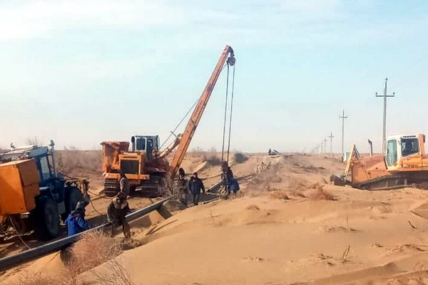 A gas pipeline was laid and put into operation at the Razzokbobo field
