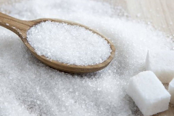 Sugar is sold on special cheap counters for 10,000-12,000 soums