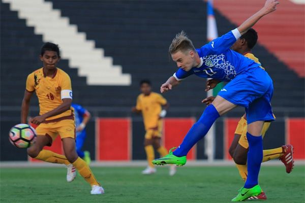 В Узбекистане примут меры для развития детского и юношеского футбола