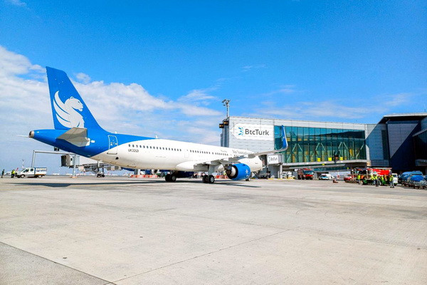 Air Samarkand successfully completes its first regular flight
