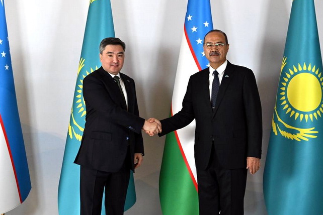 Uzbekistan and Kazakhstan Hold interregional cooperation forum