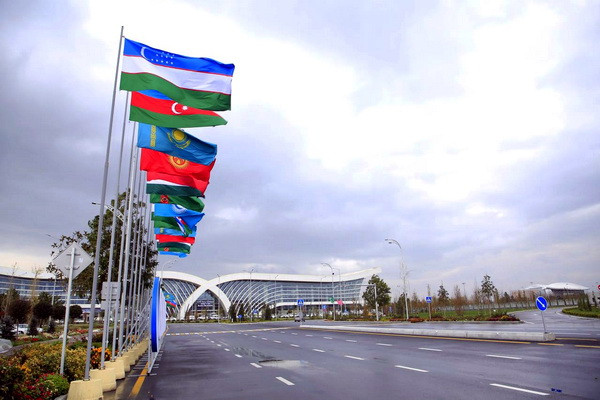 Шавкат Мирзиёев прибыл в Самарканд