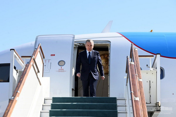 Uzbek President arrives in Karakalpakstan