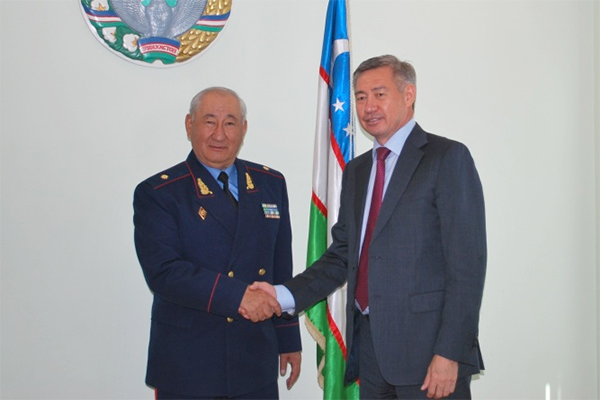 Uzbek Emergency Minister holds talks with Kazakh envoy