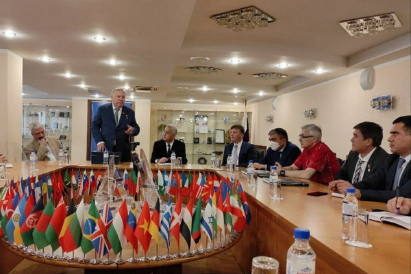 Книга о ташкентском Парке Победы презентована в Москве