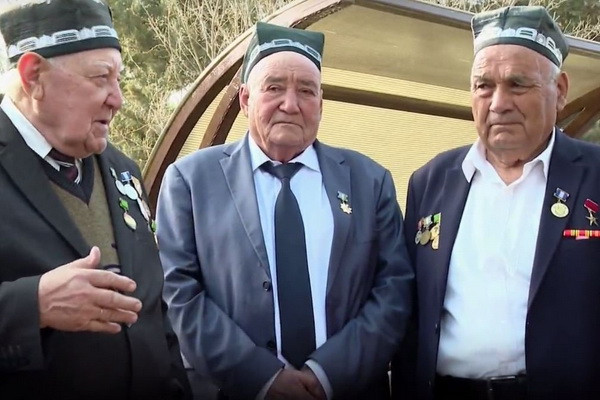 Қаҳрамонларнинг ёшлар билан учрашуви