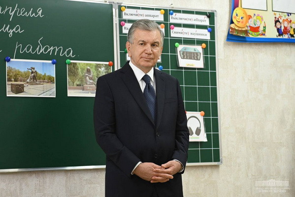 Uzbek President visits a boarding school