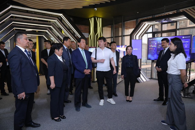 Uzbekistan and China Discuss Cooperation in Digital Technologies and E-Commerce
