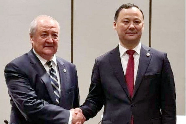 Abdulaziz Kamilov meets with Kyrgyz FM