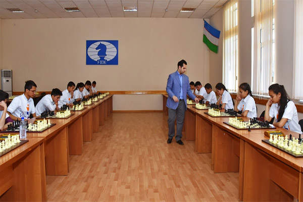 В Узбекистане впервые состоялся шахматный вечер «Мелодия игры»