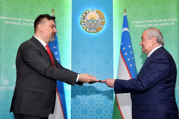 Uzbek Foreign Minister receives newly appointed Ambassador of Poland