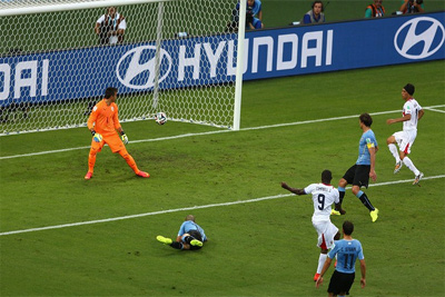 Costa Rica surprises Uruguay at World Cup