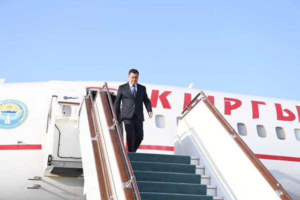 President of the Kyrgyz Republic arrives in Uzbekistan