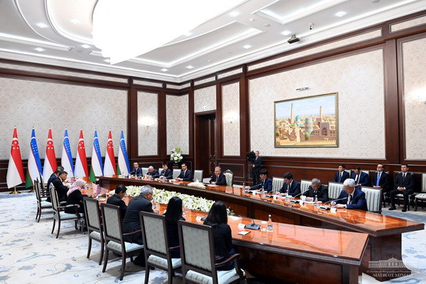 Presidents of Uzbekistan and Singapore hold negotiations