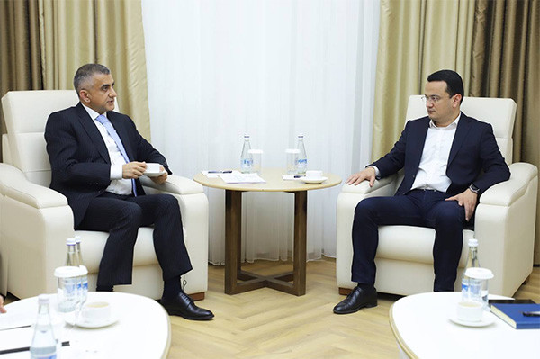 Minister of Investment, Industry and Trade holds a meeting with the director of the Uzbek-Azerbaijan Investment Company