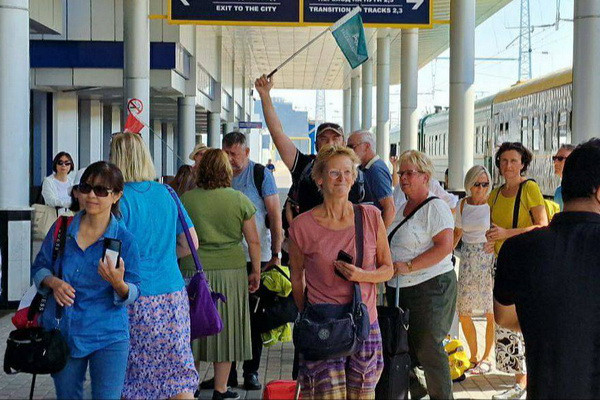 Another tourist charter train arrived at the Tashkent Central Railway Station