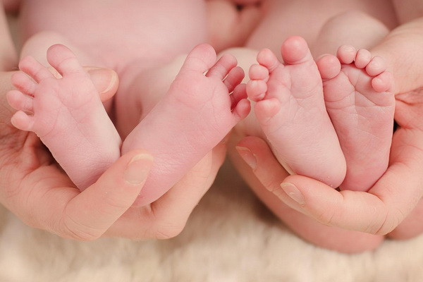 В Узбекистане за 5 месяцев родилось 347,4 тыс детей