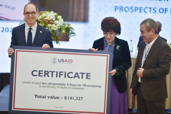 USAID передало портативные рентгеновские аппараты с искусственным интеллектом Национальной программе борьбы с туберкулезом