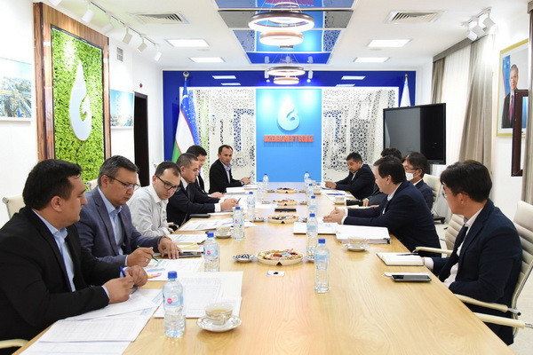 Uzbekneftegaz: Production indicators of Uz-Cor Gas Chemical JV were discussed under the leadership of the Chairman of the Board