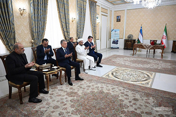President of Uzbekistan visits the Iranian Embassy in Tashkent