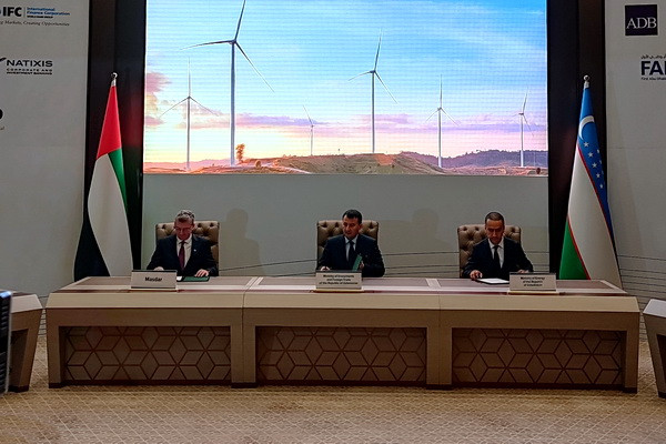 Masdar inks agreements on raising funds for the construction of a wind farm in Navoi region