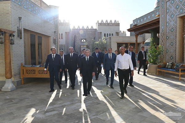 President gets acquainted with construction and landscaping activities in Samarkand